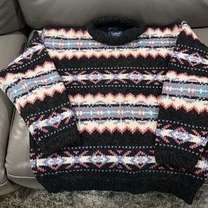 Beautiful vintage Woolrich 100% wool sweater.